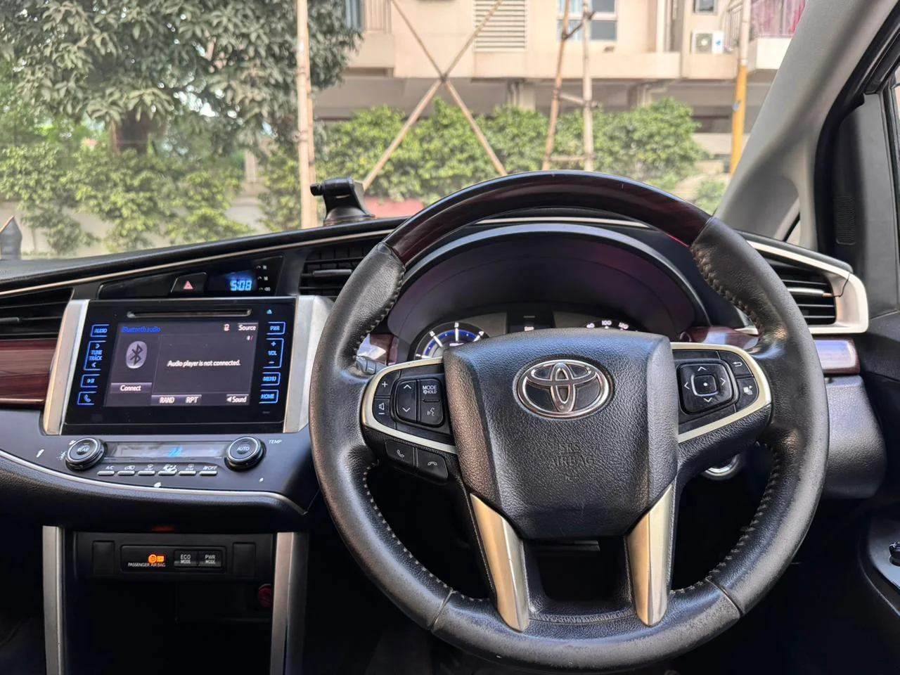 Toyota Innova Crysta - Thumbnail 11